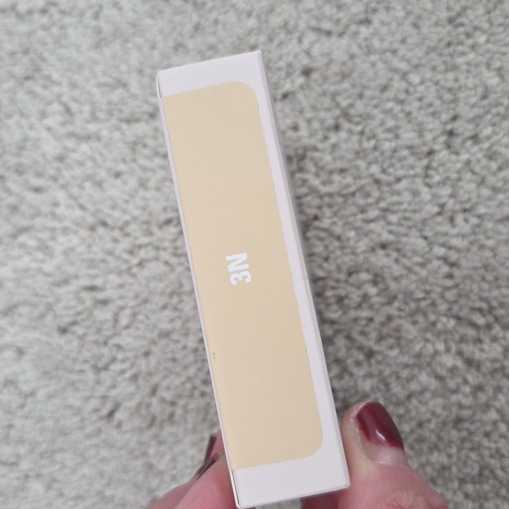 Kylie Cosmetics Natural Blur Powder Foundation - 3N - Picture 2 of 9